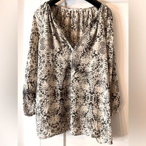Size S blouse.